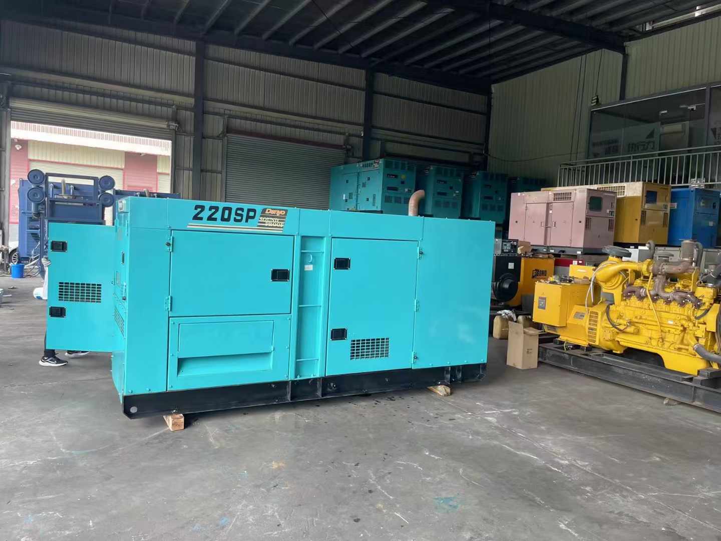 聊城柴油发电机组长期不间断运行时，如何监控其温度和压力？