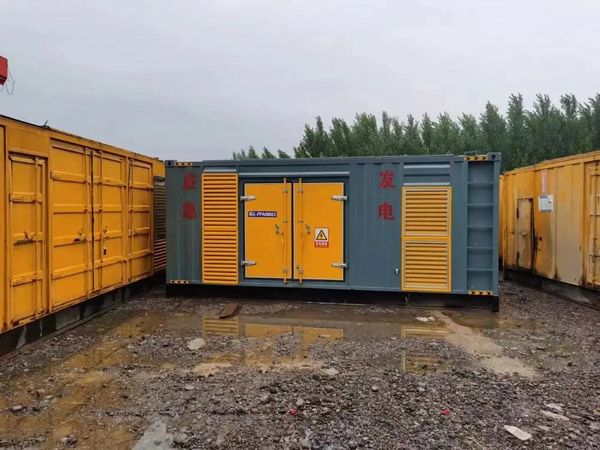 聊城柴油发电机如何判断干式空气滤清器是否需要更换？